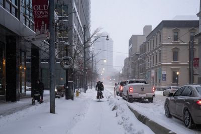 Toronto gets slammed by snowstorm – resulting in travel delays and school closures