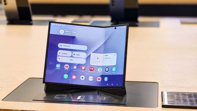 It's only been 30 days and this Galaxy Z TriFold's display is already busted