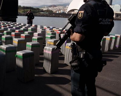 Spanish police break up gang that used swimmers to hide cocaine on ships
