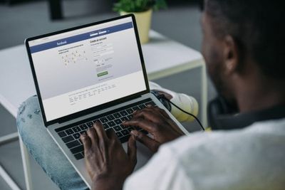 7 “Verified” Facebook Pages That Are Actually AI-Run Scams (Check the URL)
