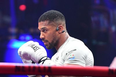 Anthony Joshua having ‘mental strength therapy’ after friends die in crash