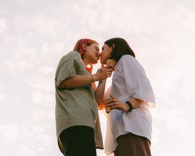 Chosen Family by Madeleine Gray review – friends, lovers or something in between?