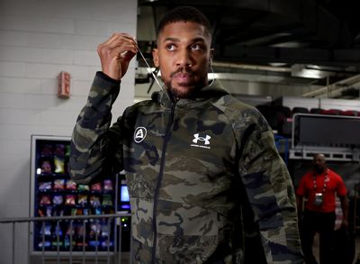 Anthony Joshua returns to gym following car crash: 'Mental strength therapy'