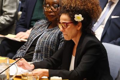Iran journalist breaks down in tears as she reads out names of those killed in protests at UN meeting