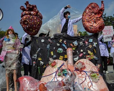 Are our bodies full of microplastics or not? There’s a way to resolve this debate, and scientists must hurry