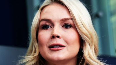 ‘You’re a left-wing activist!!’: Karoline Leavitt in total meltdown after softball question about Renee Good