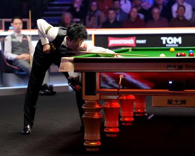 Kyren Wilson wards off Robertson fightback to reach Masters semis in decider