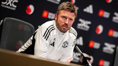 Michael Carrick Delivers Brutal Roy Keane Put Down After Swipe at His Wife