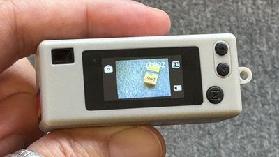 This cheap compact camera beat pro mirrorless. The most popular cameras of 2025 at this US retailer are a strange mix of cheap compacts and high-end mirrorless cameras