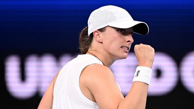 Swiatek narrows focus with grand slam history in sight