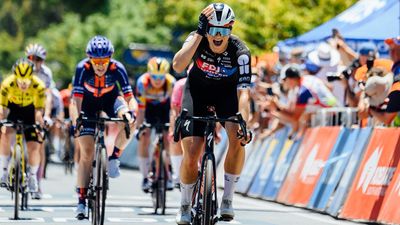 Wollaston wins first Tour stage, crash hits Australians