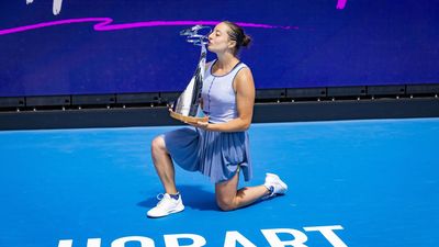 Italian qualifier battles nausea to claim Hobart crown