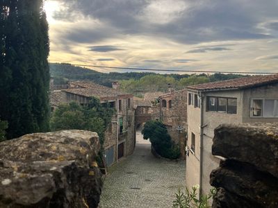 A ceramic and gourmet tour of 'the Cotswolds of Spain' with design-led holiday home agency Viu Emporda