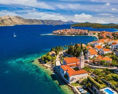 Stress-free travel: plan now to avoid holiday scams and pitfalls