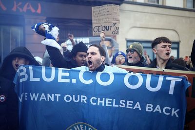 Three things we learned from Chelsea win as Rosenior's first Premier League victory masks fan unrest