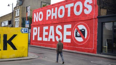 I’m sick and tired of being told to stop taking photos on the street, so I was flabbergasted when a security guard did this!
