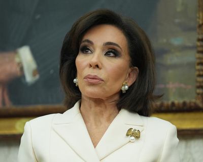 Man accused of aiming laser at Trump helicopter acquitted in 35 minutes