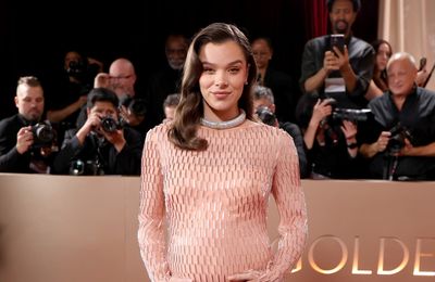 Hailee Steinfeld was 'distracted' before Golden Globes by husband Josh Allen's NFL game