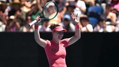 Gibson gets Australian party started at Open