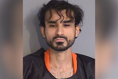 Man arrested after three tourists found dead in Florida