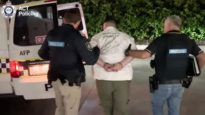 Man accused of making pipe bombs to remain behind bars