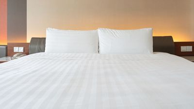 What bed sheets do hotels use? Top brands like the Marriott, Ritz Carlton, Westin and more...