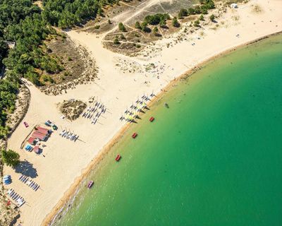 Wide sandy beaches and amazing seafood in western France