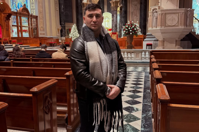 Conservative Influencer Jake Lang Threatens to Burn the Quran Outside Minneapolis City Hall, Is Chased Away by Locals