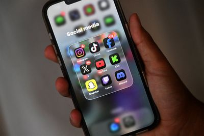 Dozens of Labour MPs sign letter urging Australia-style social media ban for under-16s