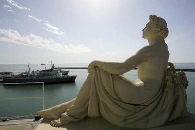 American jailed in Russia for illegally transporting weapons