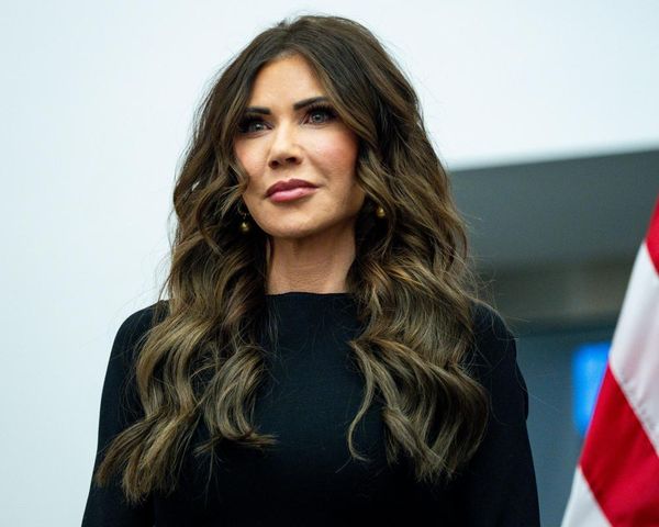 Noem backtracks on ICE pepper spray denial amid tension in Minneapolis