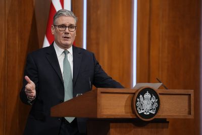 Trump steps up tariff threat over Greenland as Starmer appeals for calm