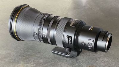 A 300mm f/2.8 and 400mm f/4 in one prime lens? Canon might follow Nikon's built-in teleconverter super-telephoto trend