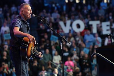 Bruce Springsteen Speaks Out on Minneapolis ICE Shooting During Surprise Onstage Speech
