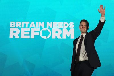 Robert Jenrick says MPs wanting to follow him to Reform UK should ‘make their minds up soon’