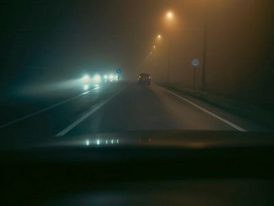 The “Headlight Trick”: How Carjackers Are Using High Beams to Stop Drivers at Night