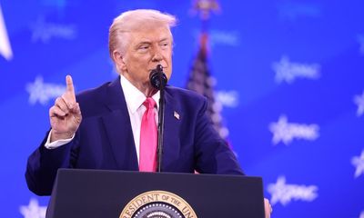 Trump Says 'Nobody Wants' Macron After French PM Snubs Him, Threatens 200% Wine Tariffs