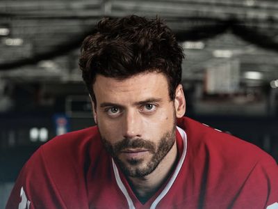 Are François Arnaud, Connor Storrie Dating? Heated Rivalry Star Reveals Shocking Death Threats Amid Romance Rumours