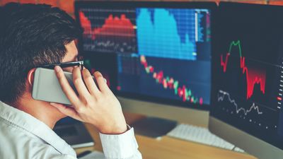 Worried About the Economy? Invest In These Quality Stocks