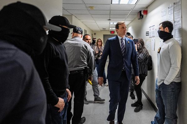 Judge allows Trump administration to block lawmakers’ access to ICE facilities