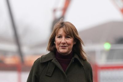 Re-joining EU customs union means losing benefit of trade deals, Reeves says