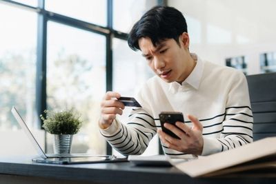 6 Spending Habits That Create Pressure