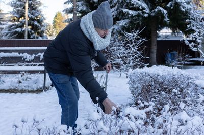 10 Winter Garden Tasks That Save You Hours in March