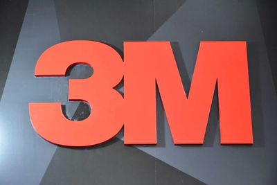 Should You Buy the Dip in 3M Stock Today?