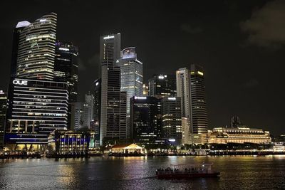 Singapore to ban unwanted visitors from boarding planes