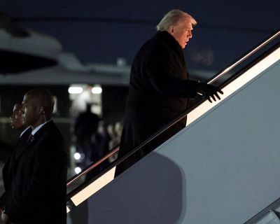 Trump’s Air Force One turns back to Washington after ‘minor electrical issue’