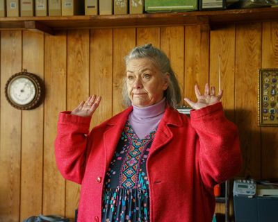 TV tonight: Dawn French is a hoot in insurance-scam comedy