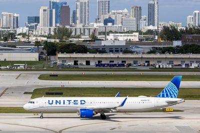 United Airlines plane loses wheel after hard landing at Orlando airport