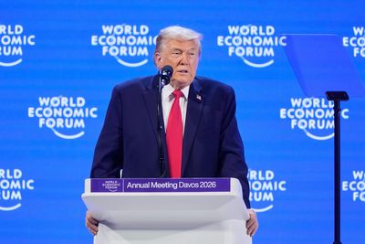 Video: Trump makes jab at Macron’s ‘beautiful’ sunglasses during Davos address