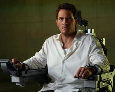 Mercy review – Chris Pratt takes on AI judge Rebecca Ferguson in ingenious sci-fi thriller